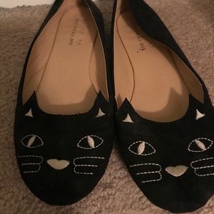 Adorable black cat suede flats.